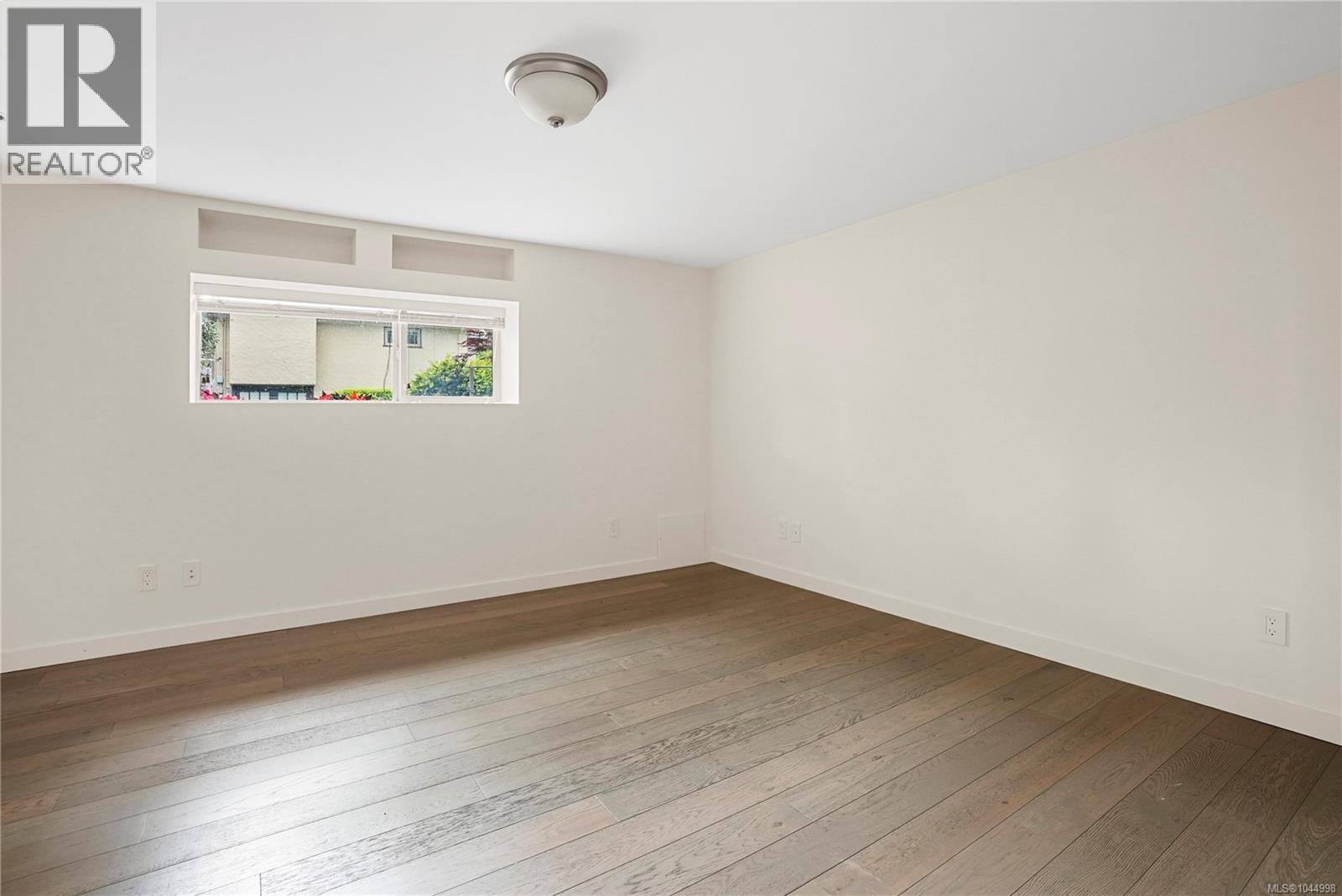 2112 Pentland Rd - Image 29