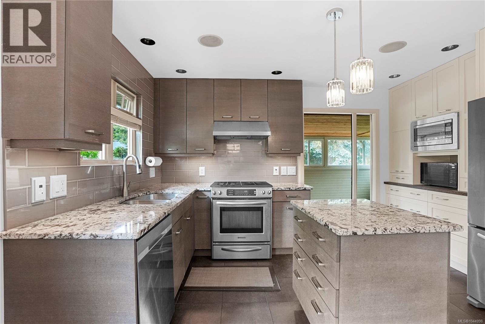 2112 Pentland Rd - Image 8