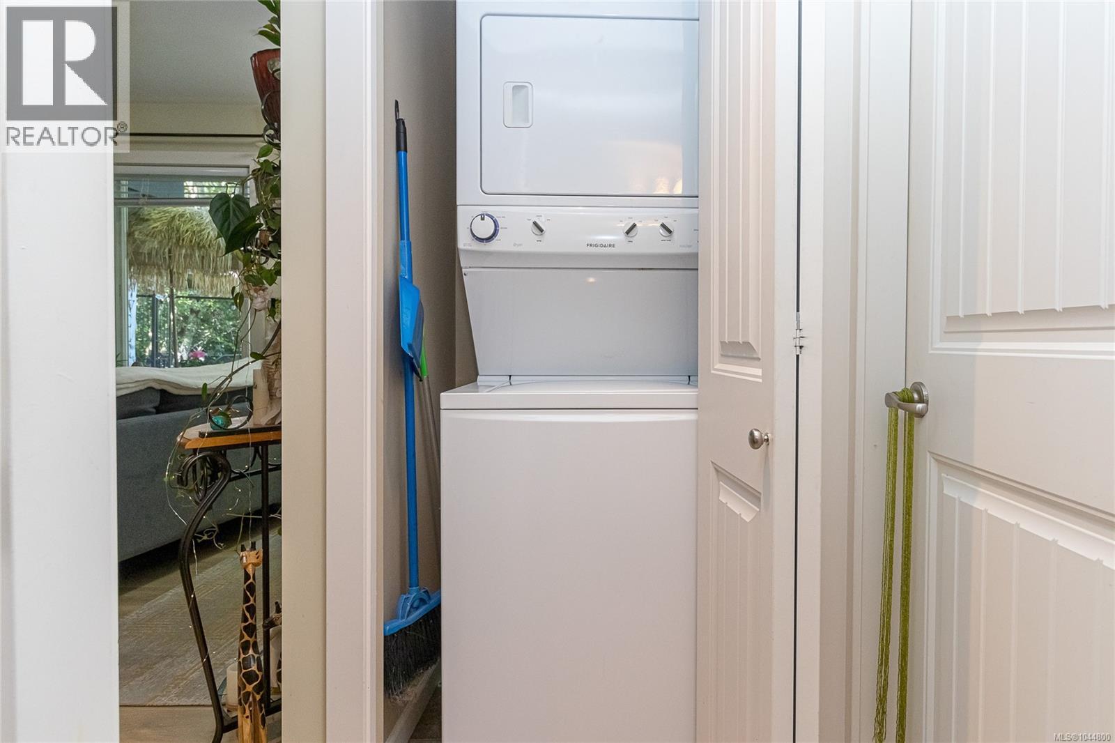 3618 Belsize Close - 32