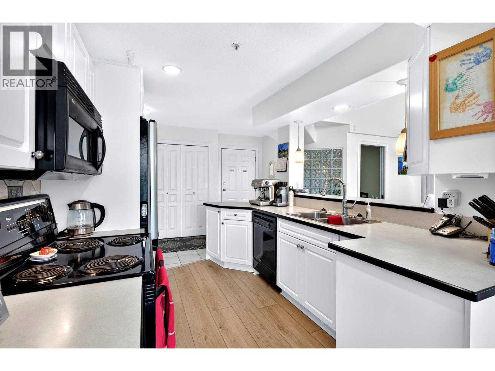 #406 950 Lorne Street - Image 14