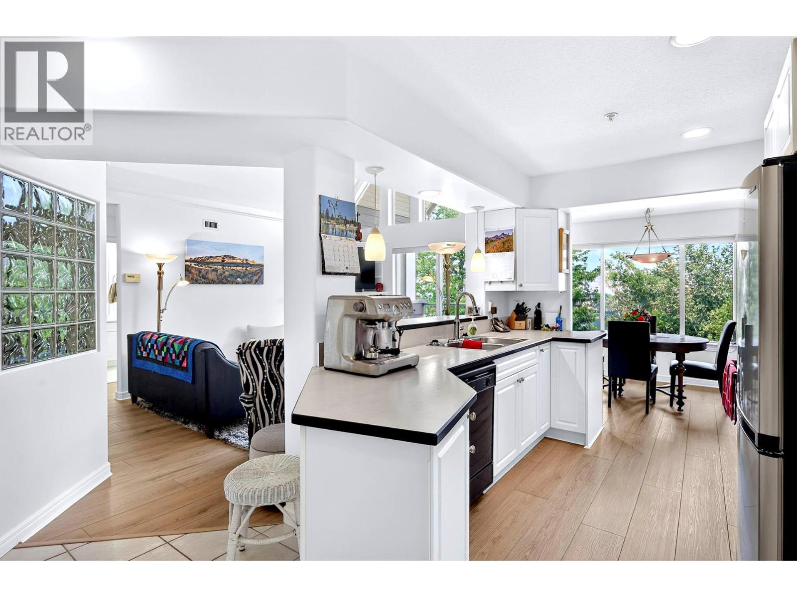 #406 950 Lorne Street - Image 16