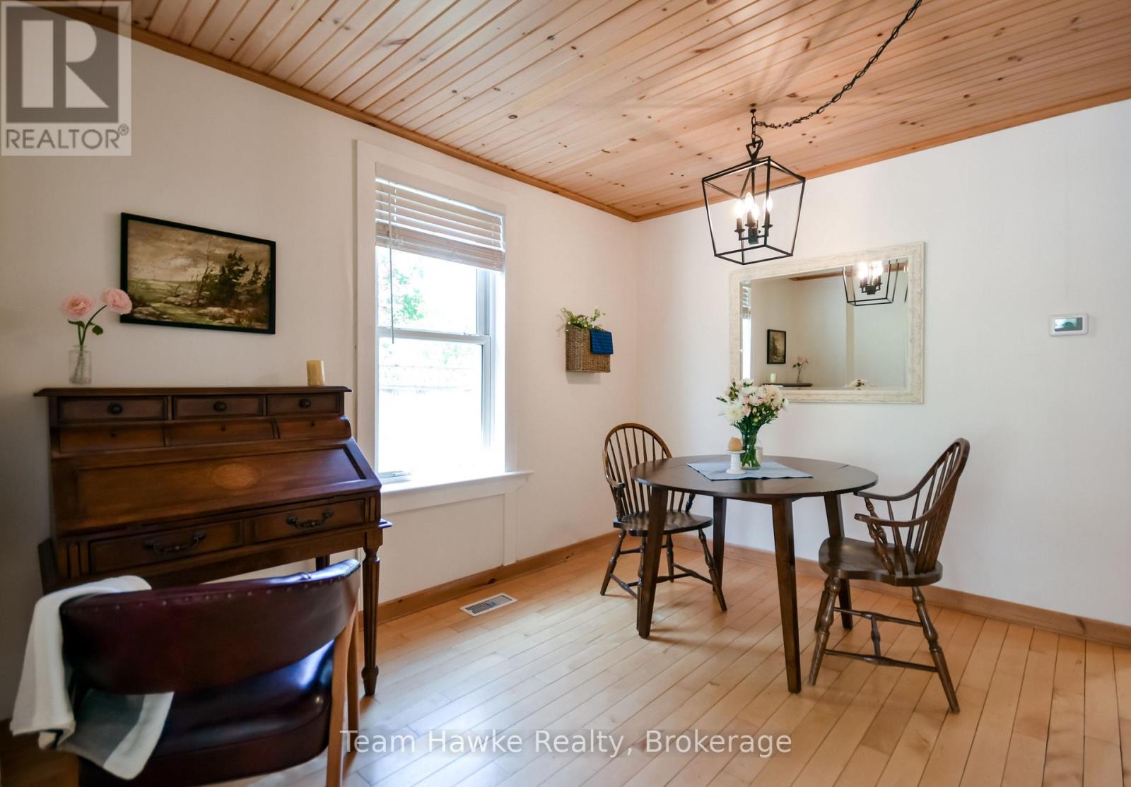 346 YONGE STREET - 14