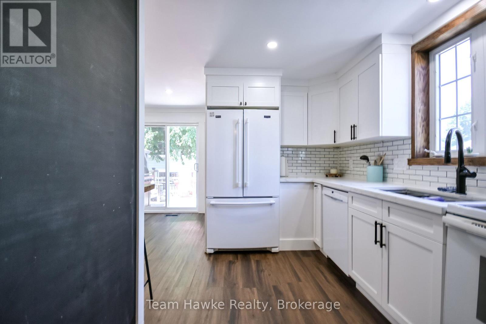 346 YONGE STREET - Image 18