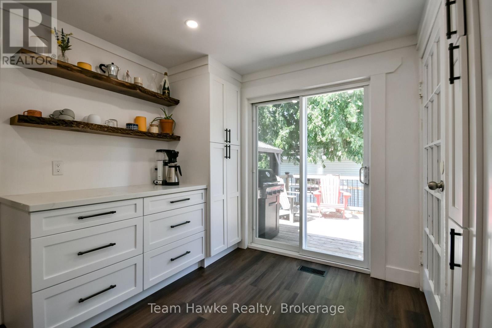 346 YONGE STREET - Image 19