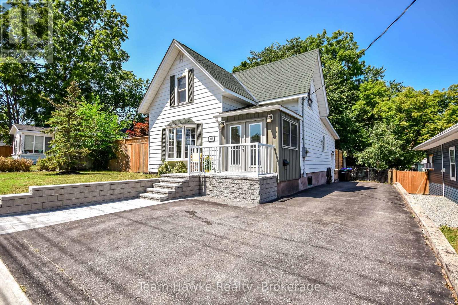 346 YONGE STREET - 2