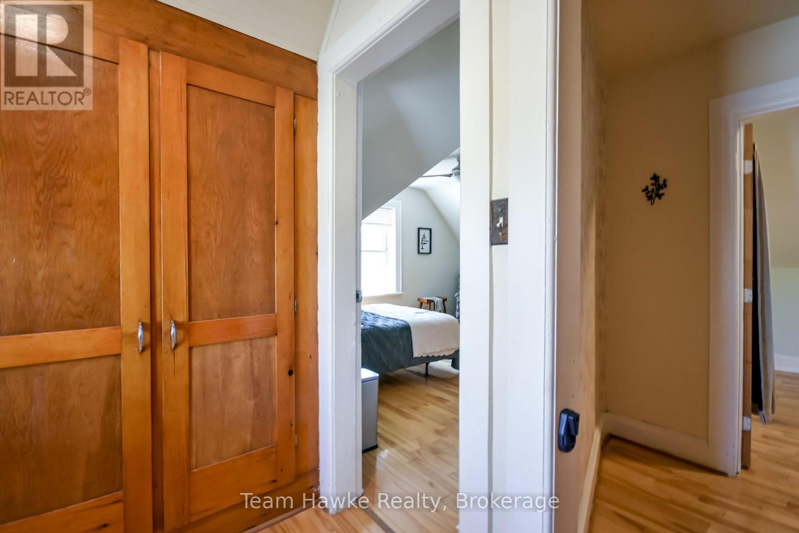 346 YONGE STREET - 28