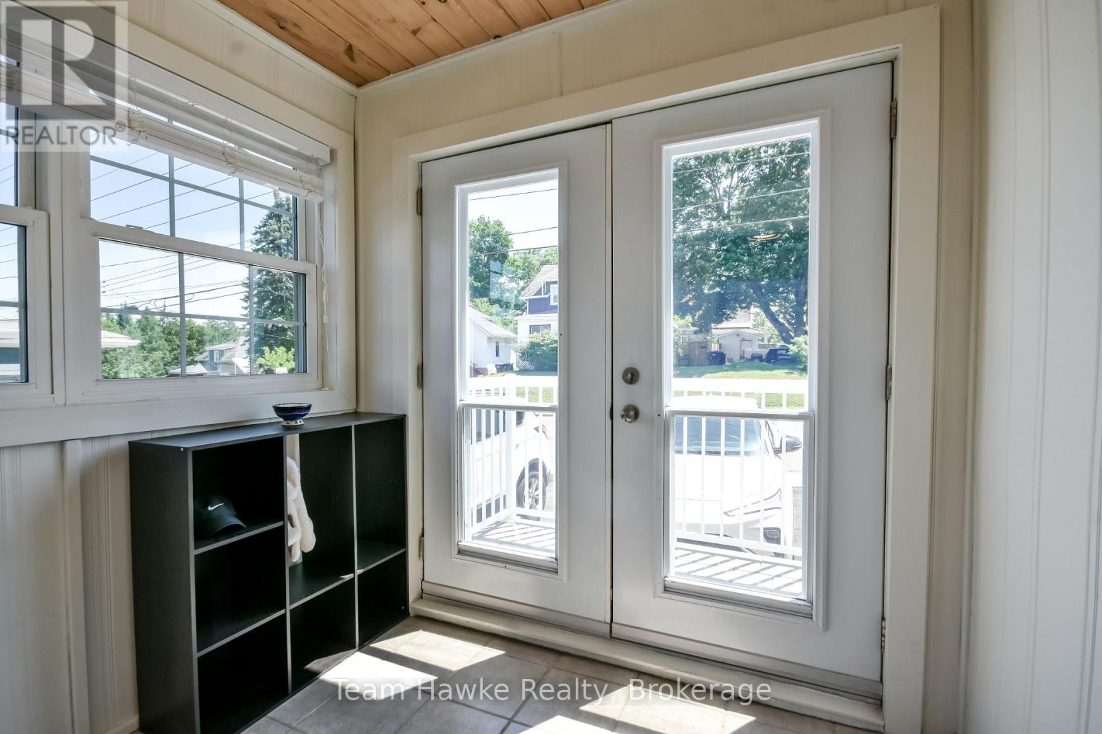346 YONGE STREET - 5