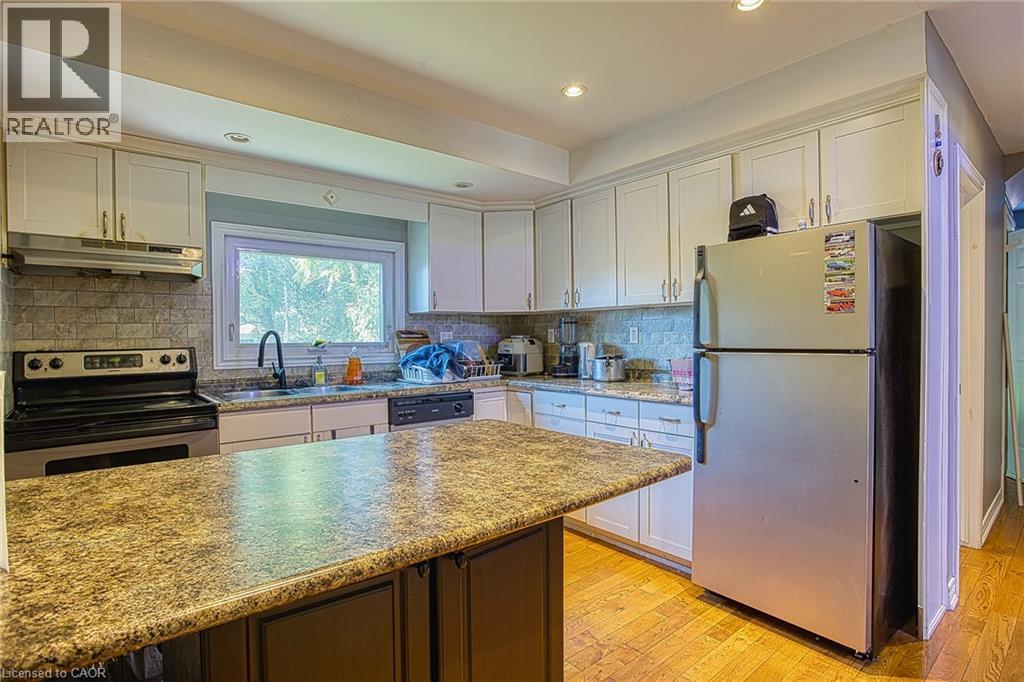 99 MOHAWK Road W - 7