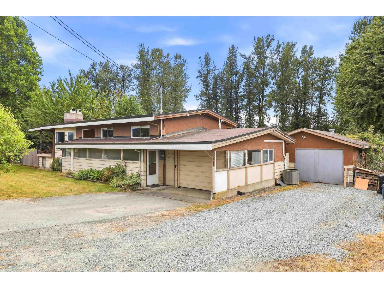 6 Bed, 2 Bath House for Sale in Chilliwack – 10425 YOUNG ROAD, Fairfield Island, Chilliwack – MLS# R3152198