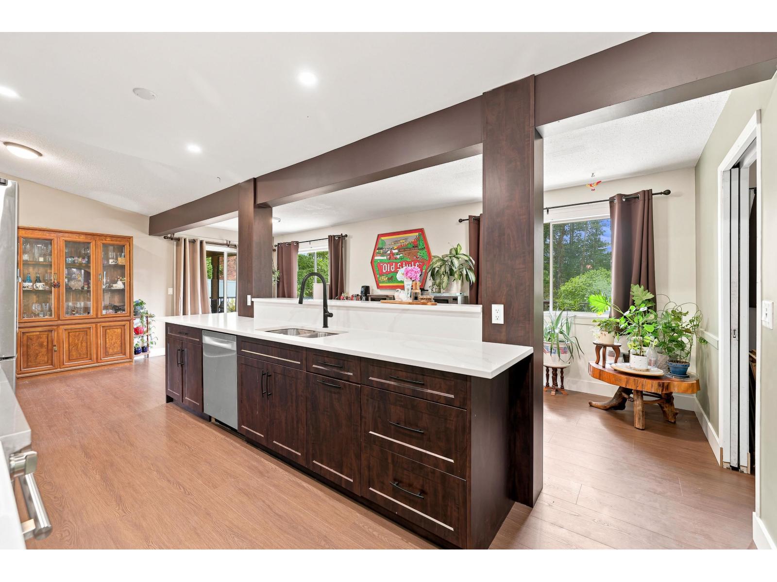6 Bed, 2 Bath House for Sale in Chilliwack – 10425 YOUNG ROAD, Fairfield Island, Chilliwack – MLS# R3152198 - Image 7