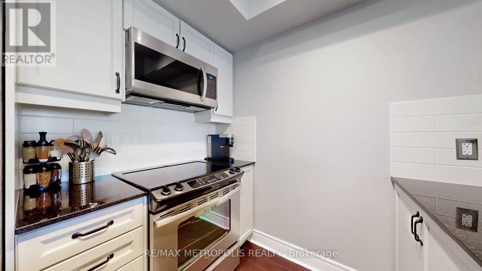#228 701 SHEPPARD AVENUE W - 13