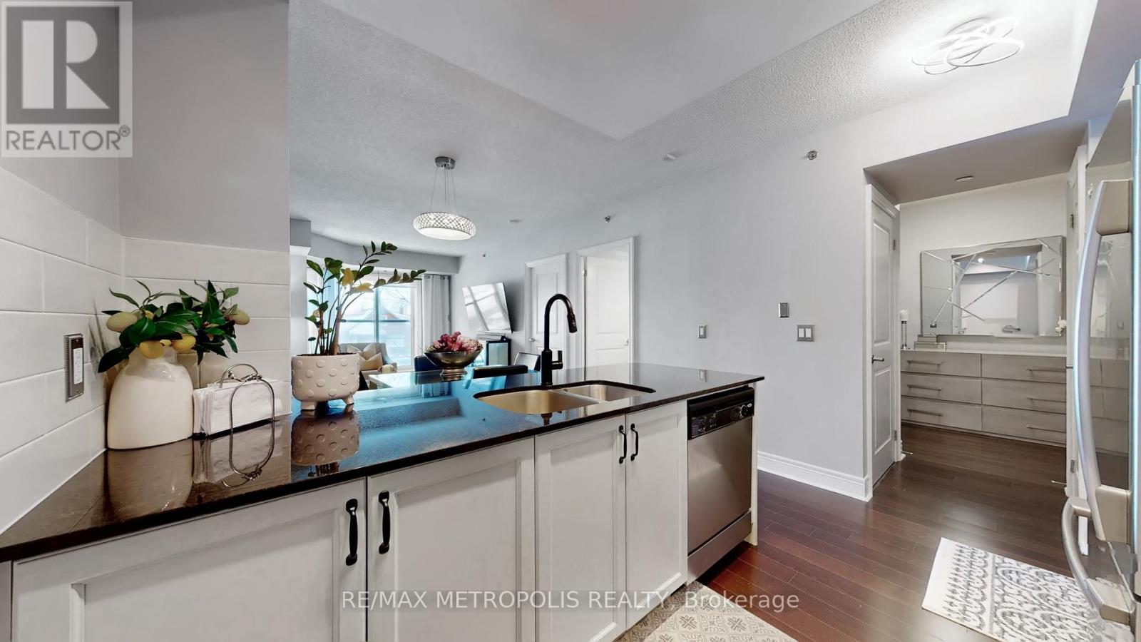#228 701 SHEPPARD AVENUE W - 15