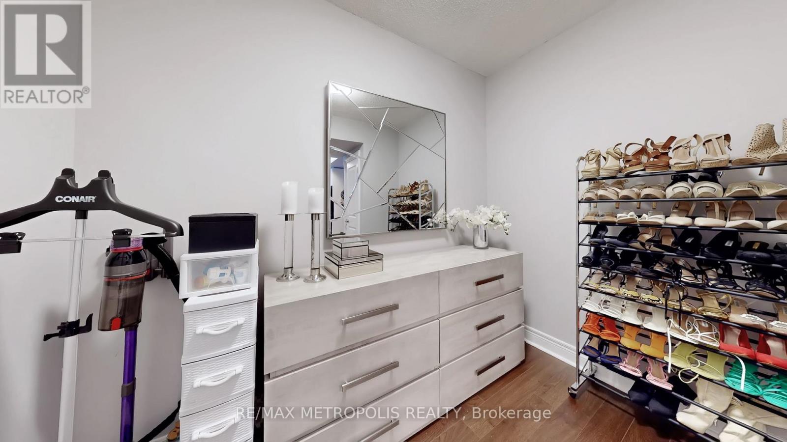 #228 701 SHEPPARD AVENUE W - 21