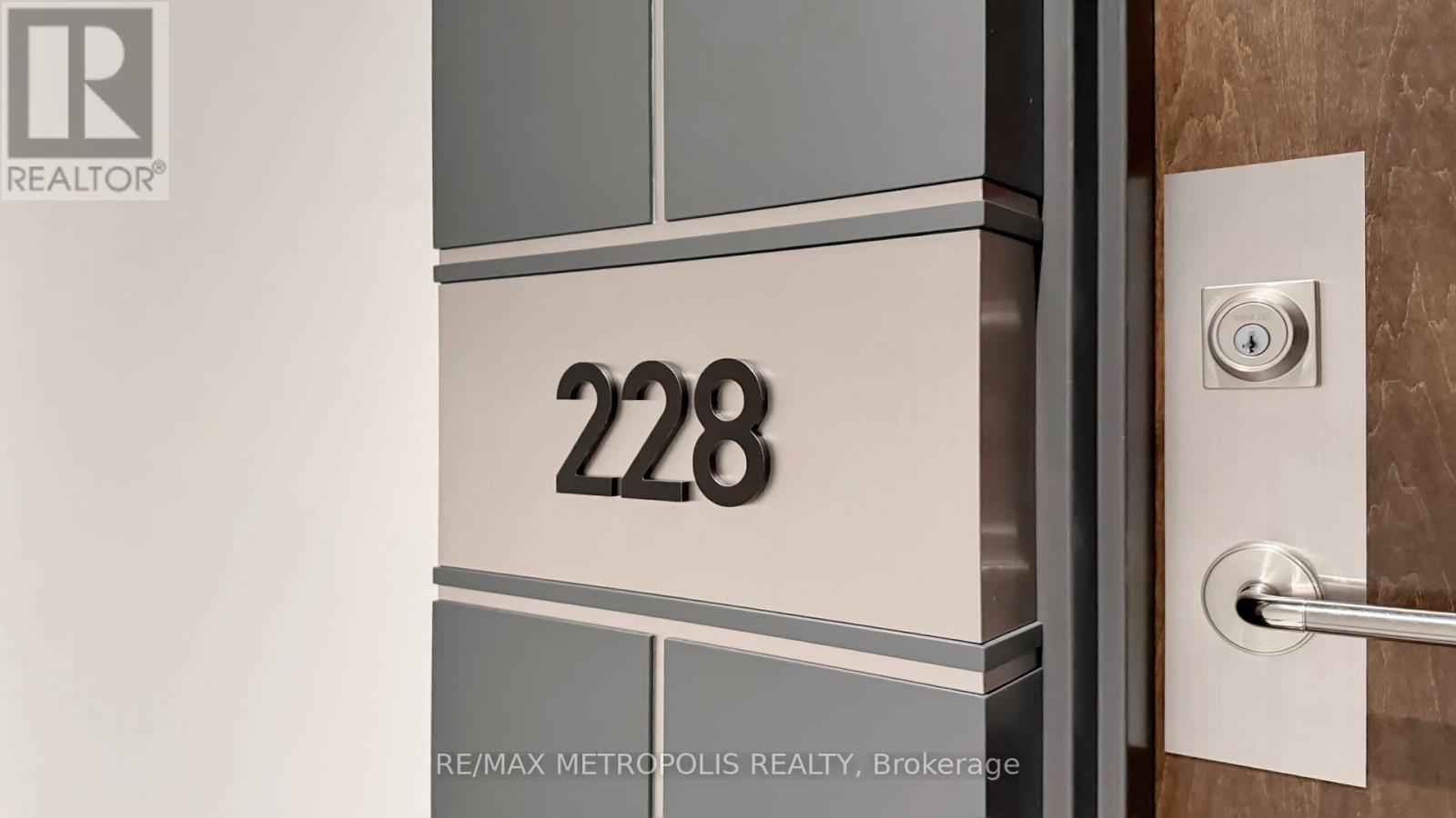 #228 701 SHEPPARD AVENUE W - 27