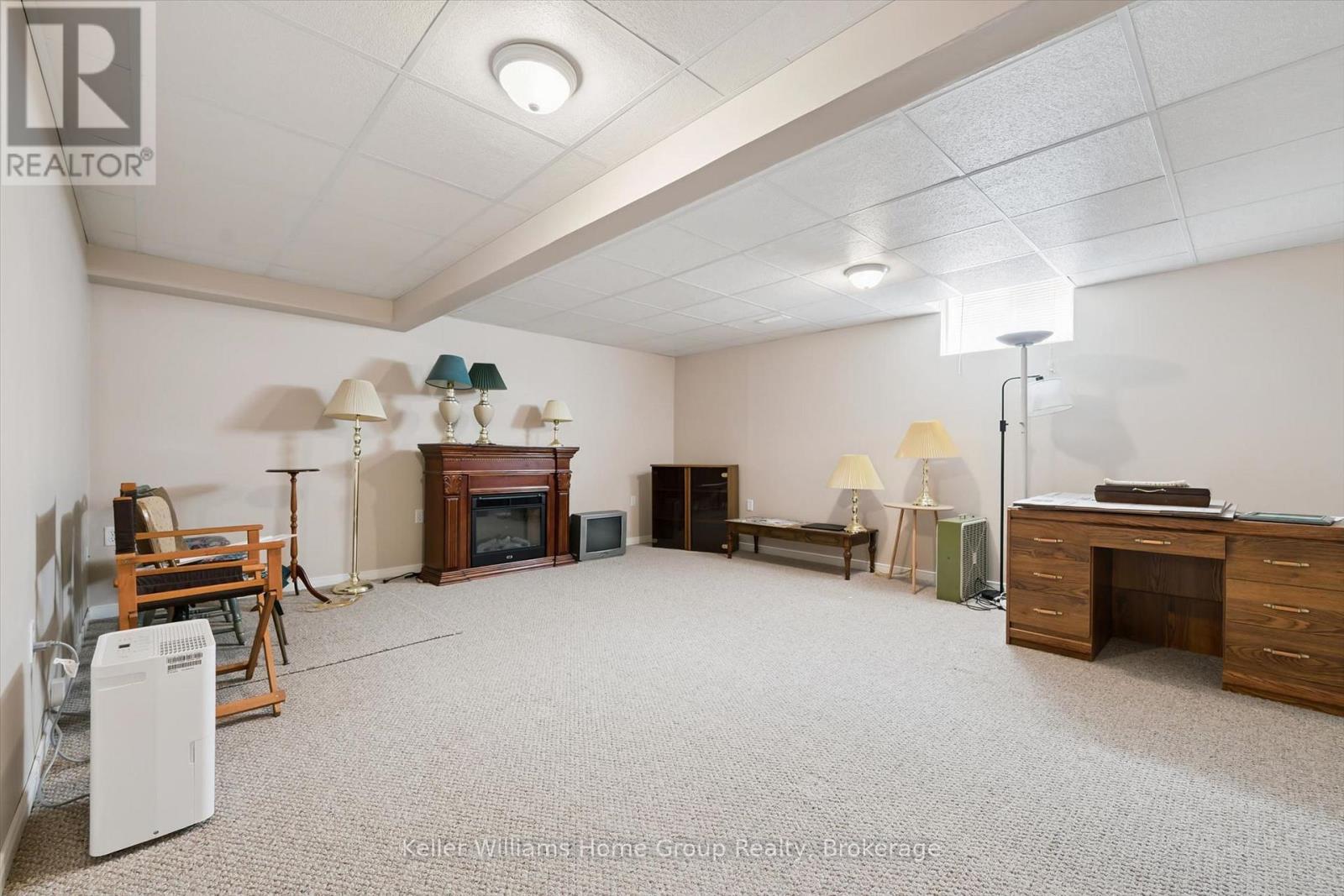 6 PARKSIDE DRIVE - 28