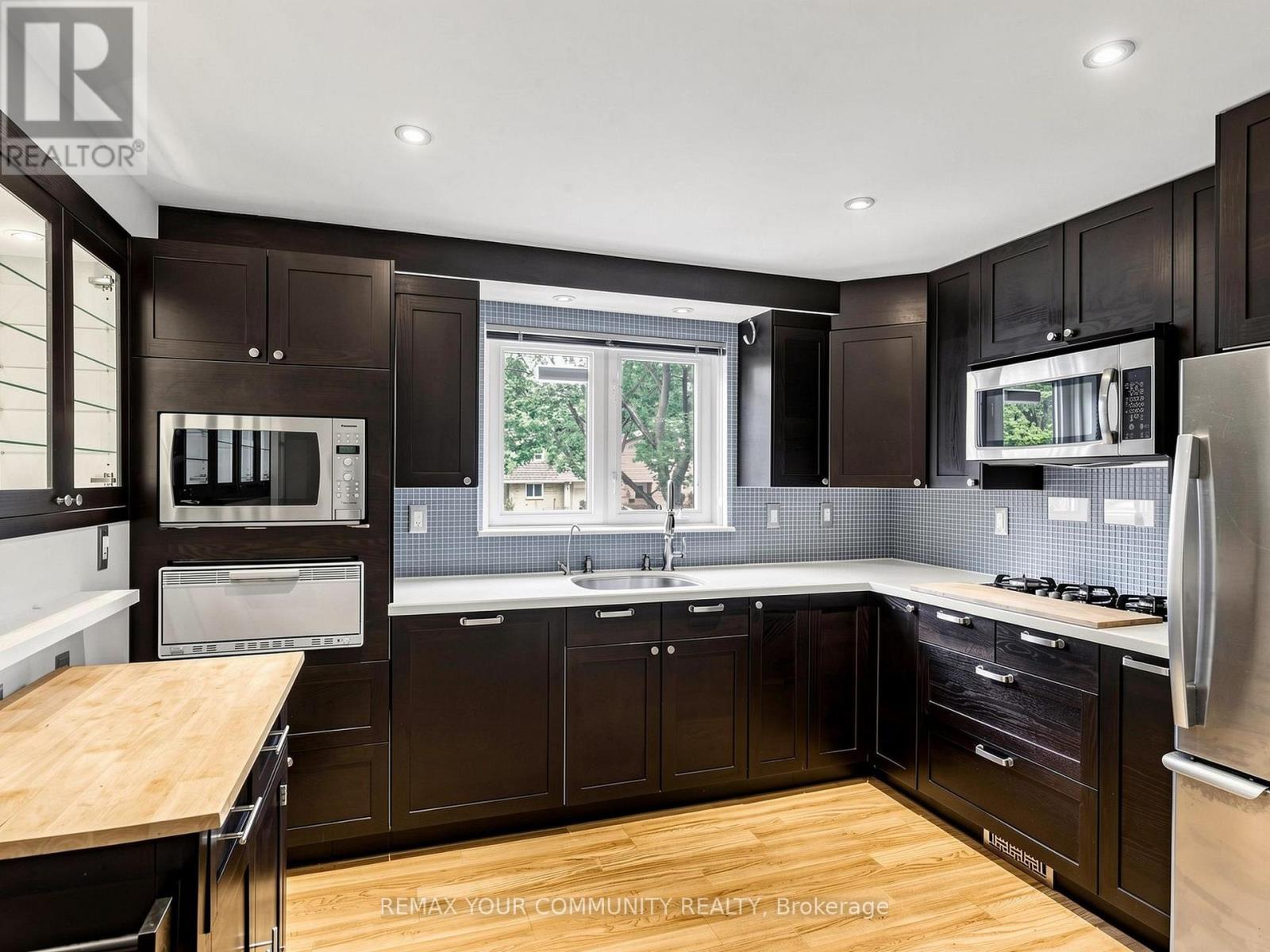75 ST. ANDREWS COURT - 10