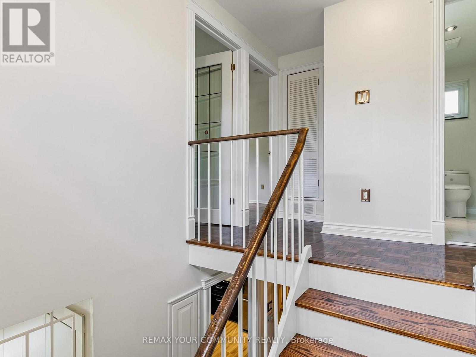 75 ST. ANDREWS COURT - 19