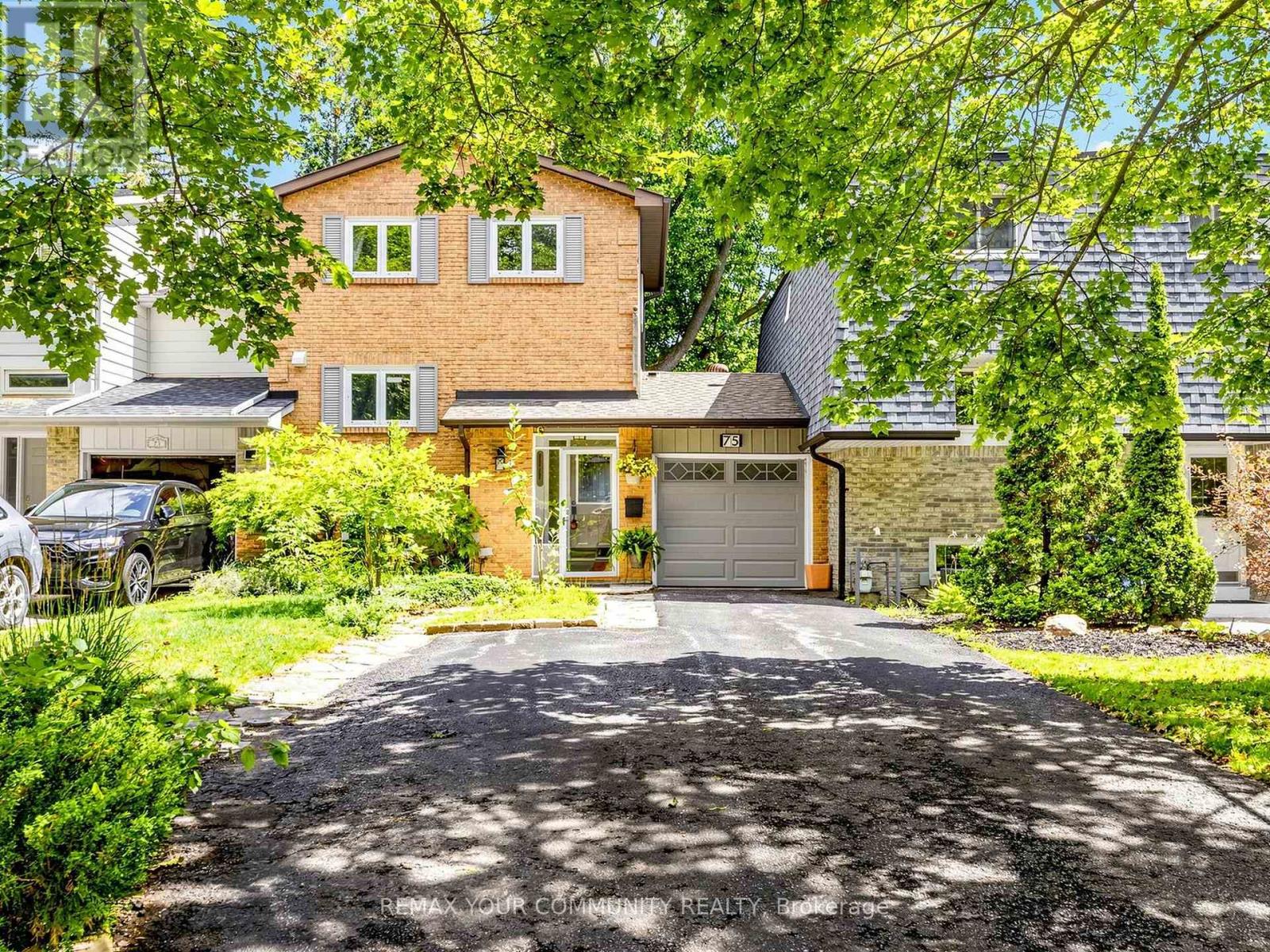 75 ST. ANDREWS COURT - 2