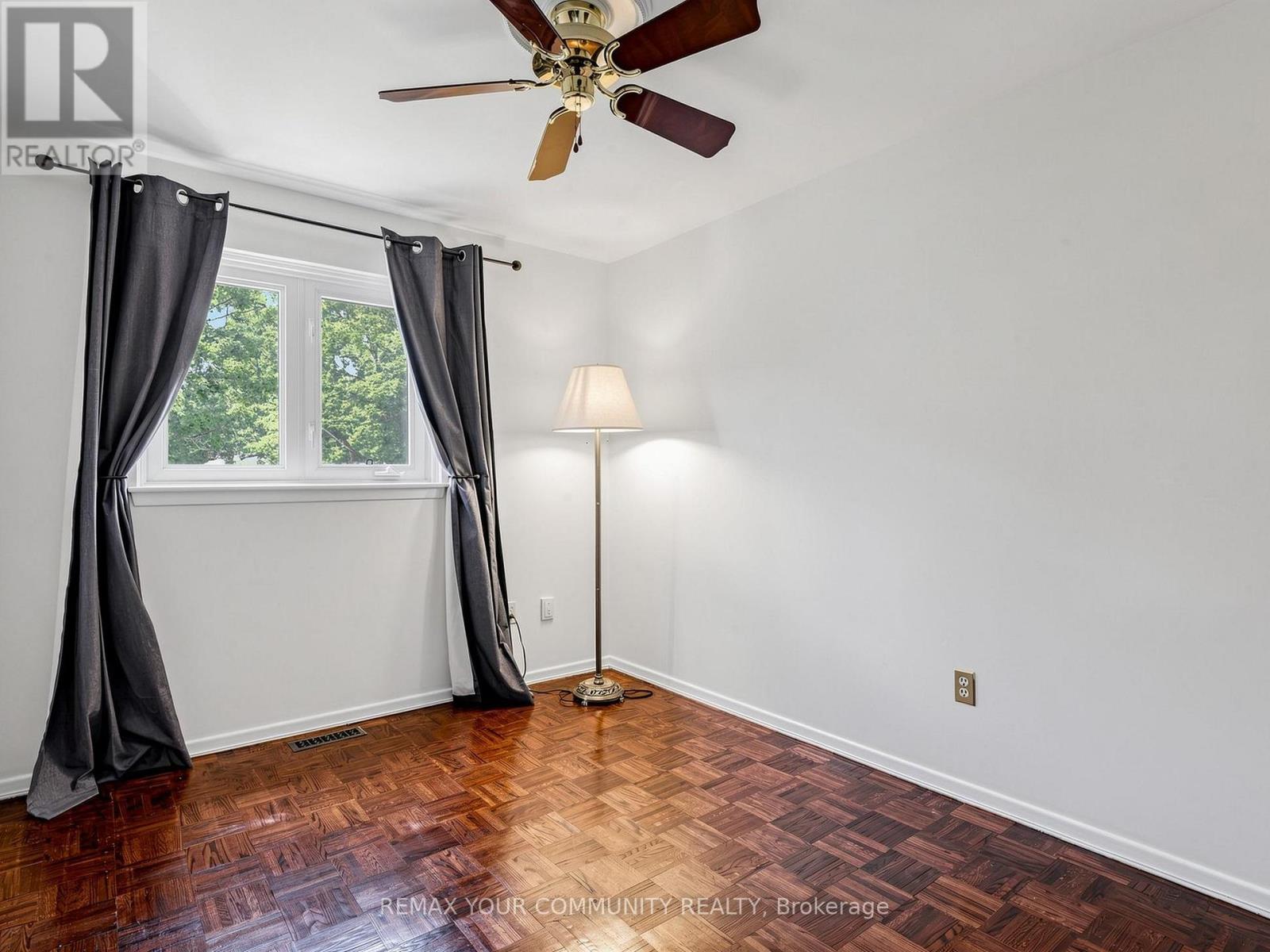 75 ST. ANDREWS COURT - 21