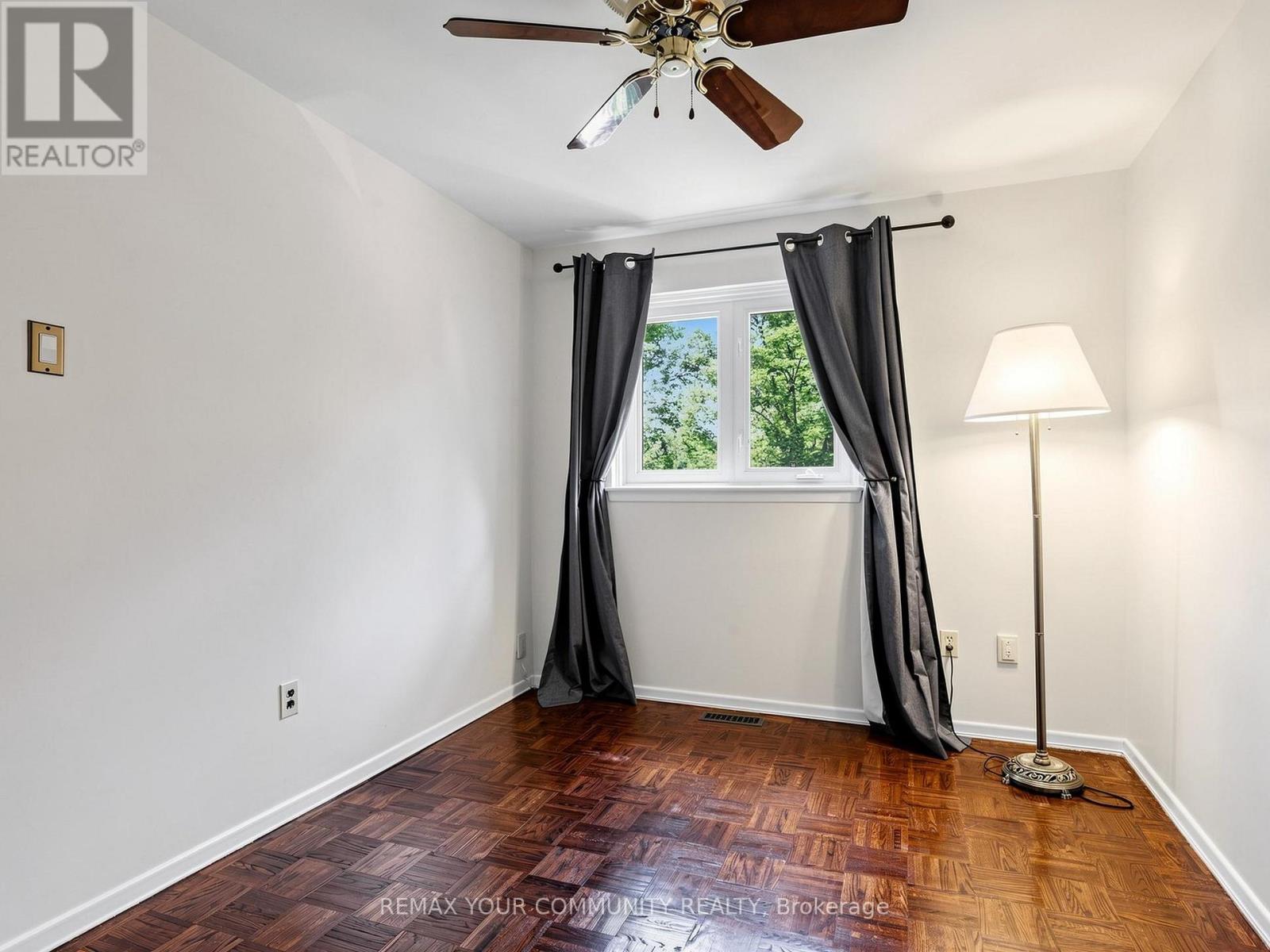 75 ST. ANDREWS COURT - 22