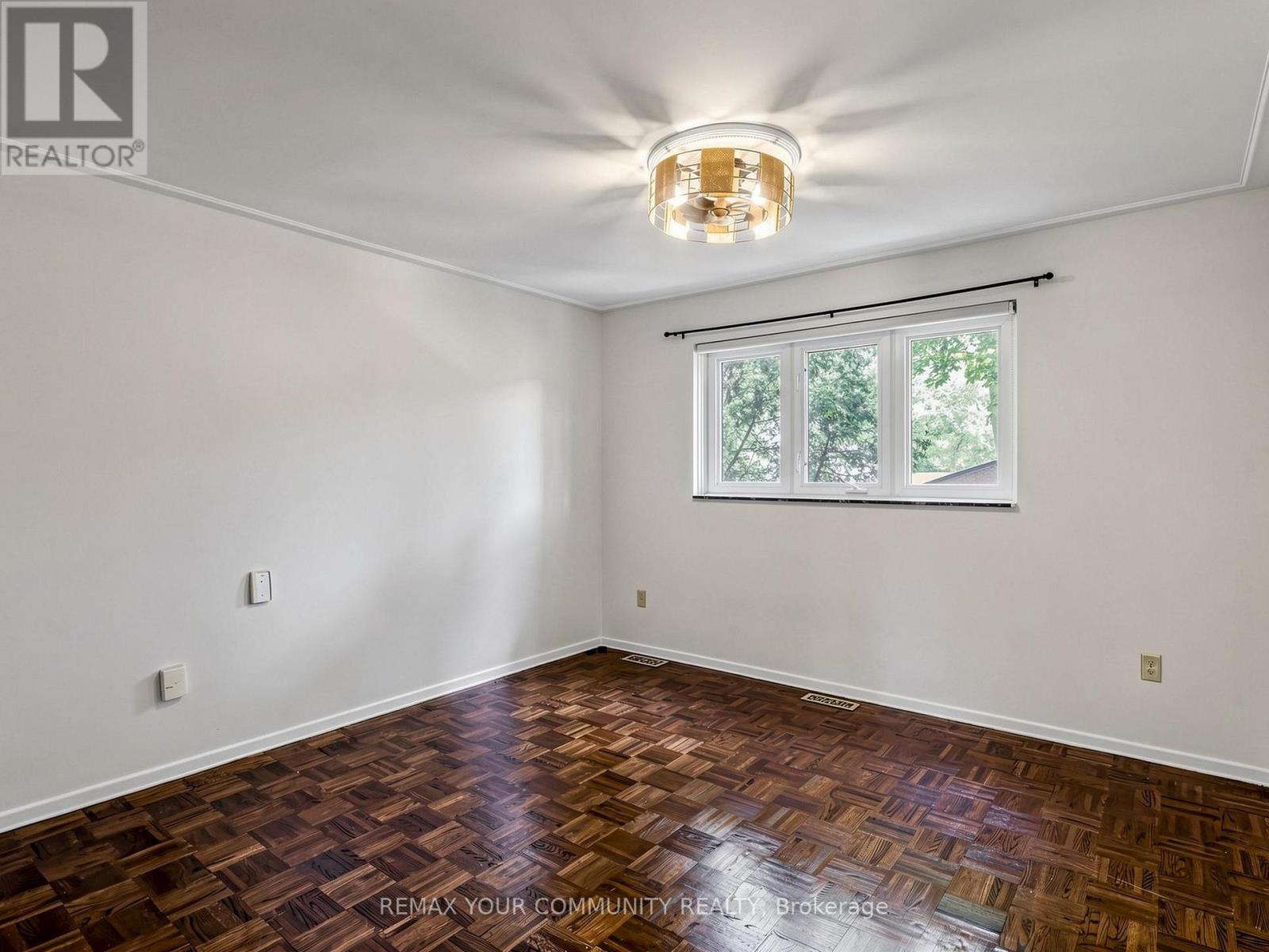 75 ST. ANDREWS COURT - 30