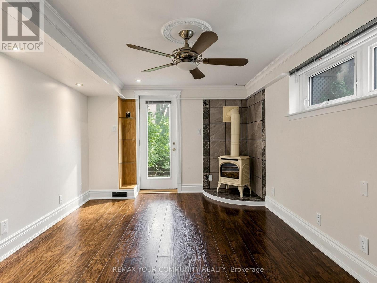 75 ST. ANDREWS COURT - 35