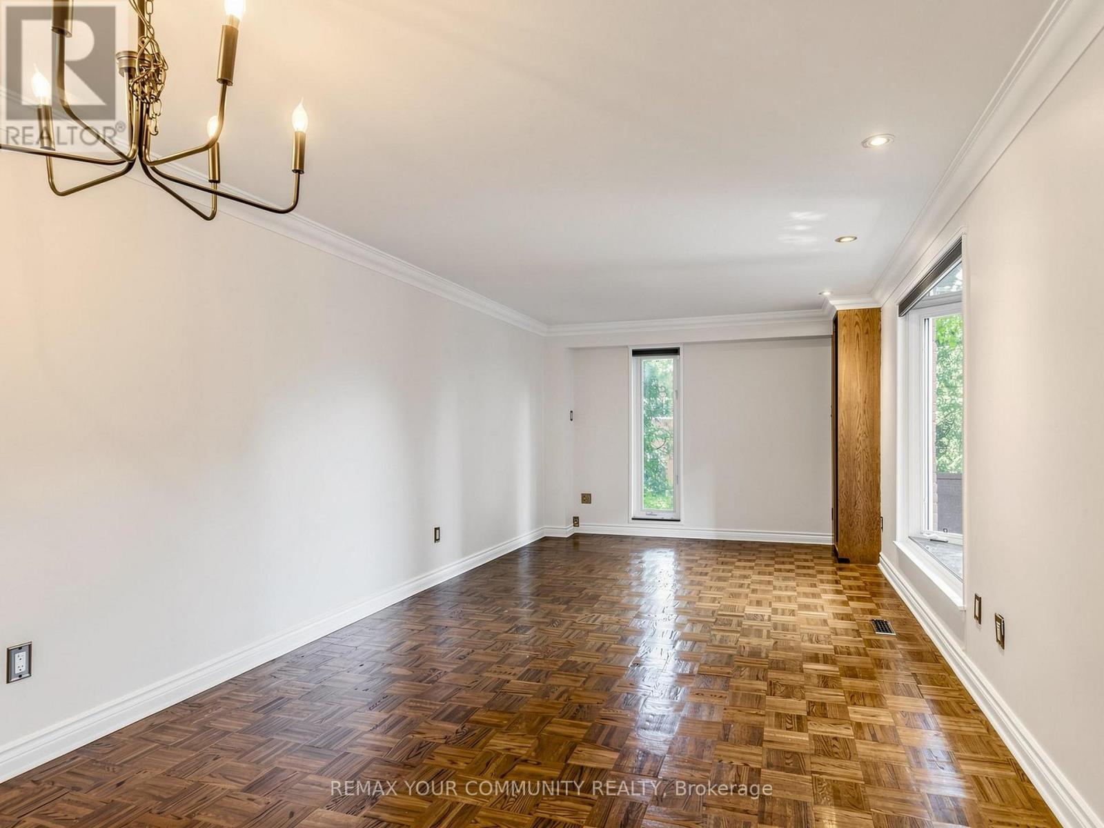 75 ST. ANDREWS COURT - 4