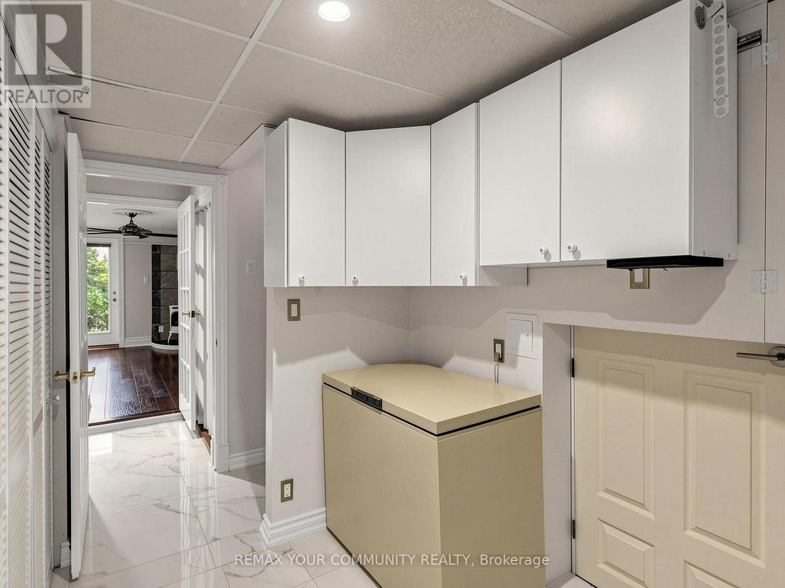 75 ST. ANDREWS COURT - 40