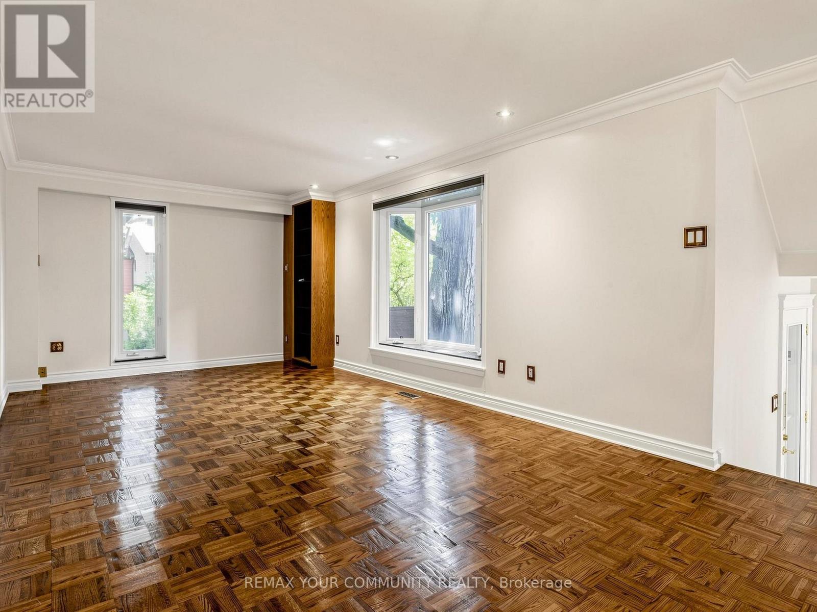 75 ST. ANDREWS COURT - 5