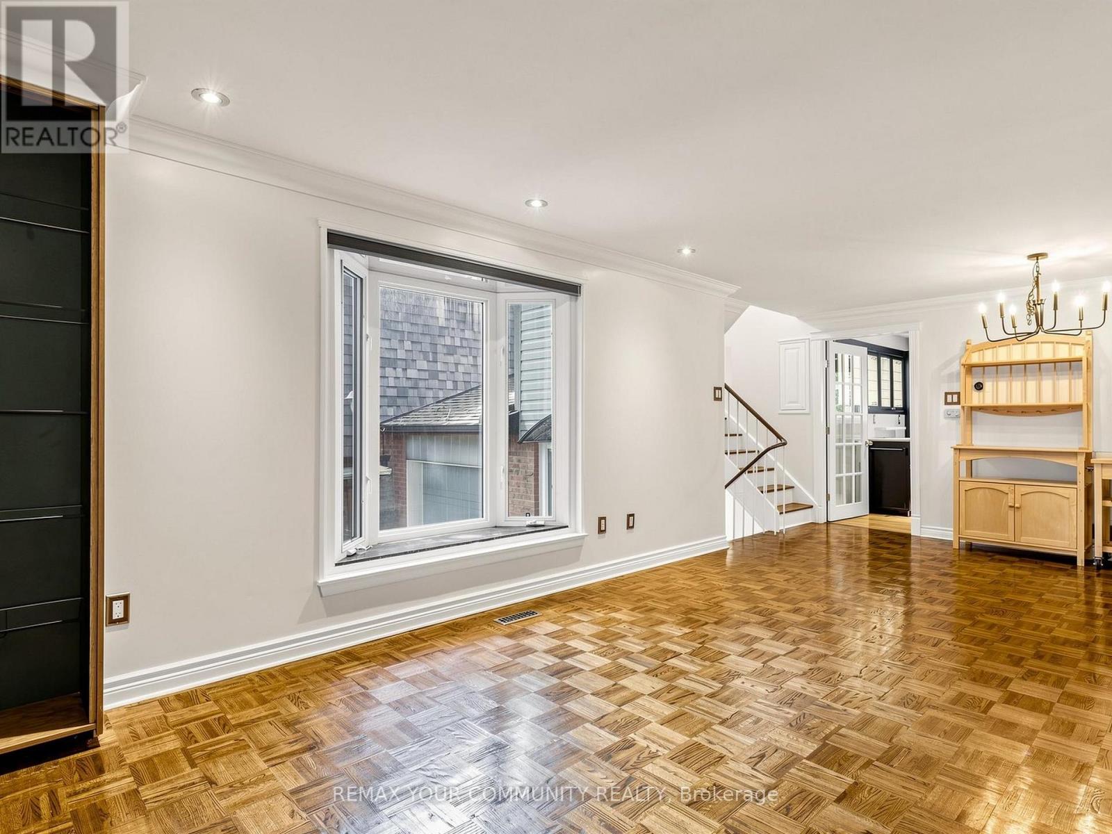 75 ST. ANDREWS COURT - 6