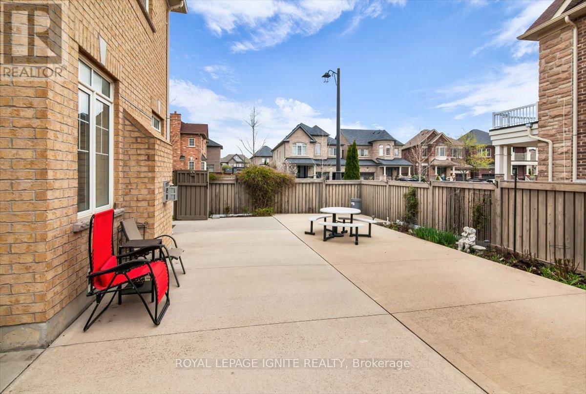 87 RICHLER AVENUE - 44