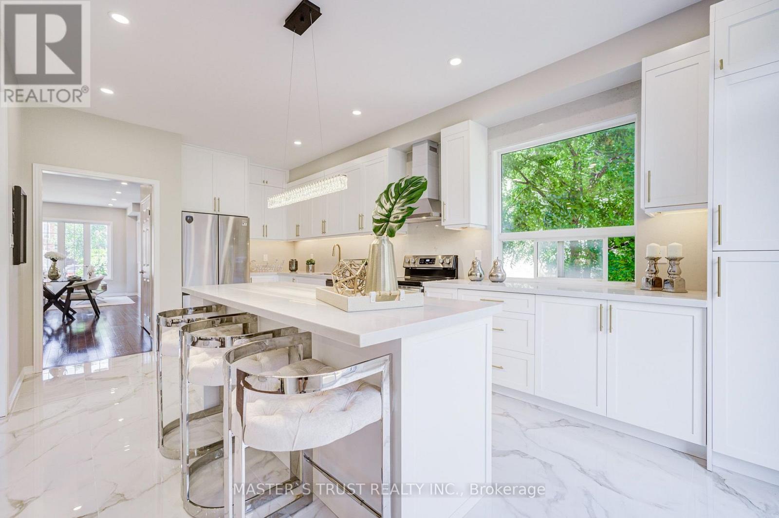 33 LEVELLANDS CRESCENT - 12