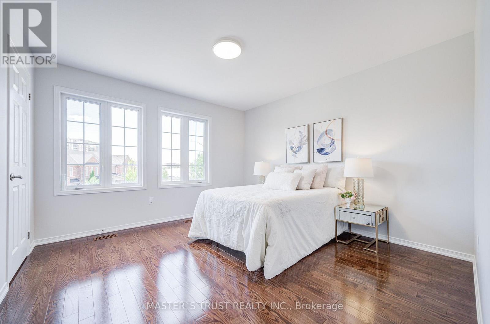 33 LEVELLANDS CRESCENT - 30