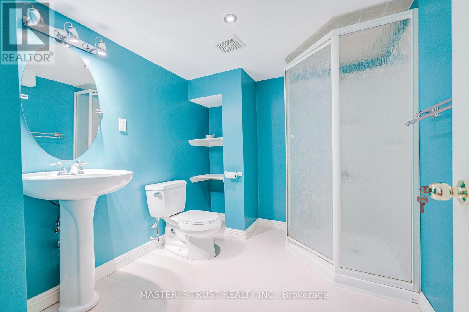 33 LEVELLANDS CRESCENT - 37
