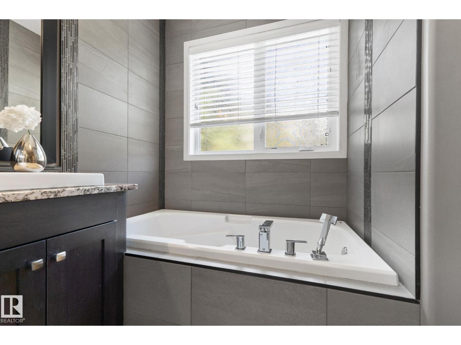 #138 Fernwood Cr - 30