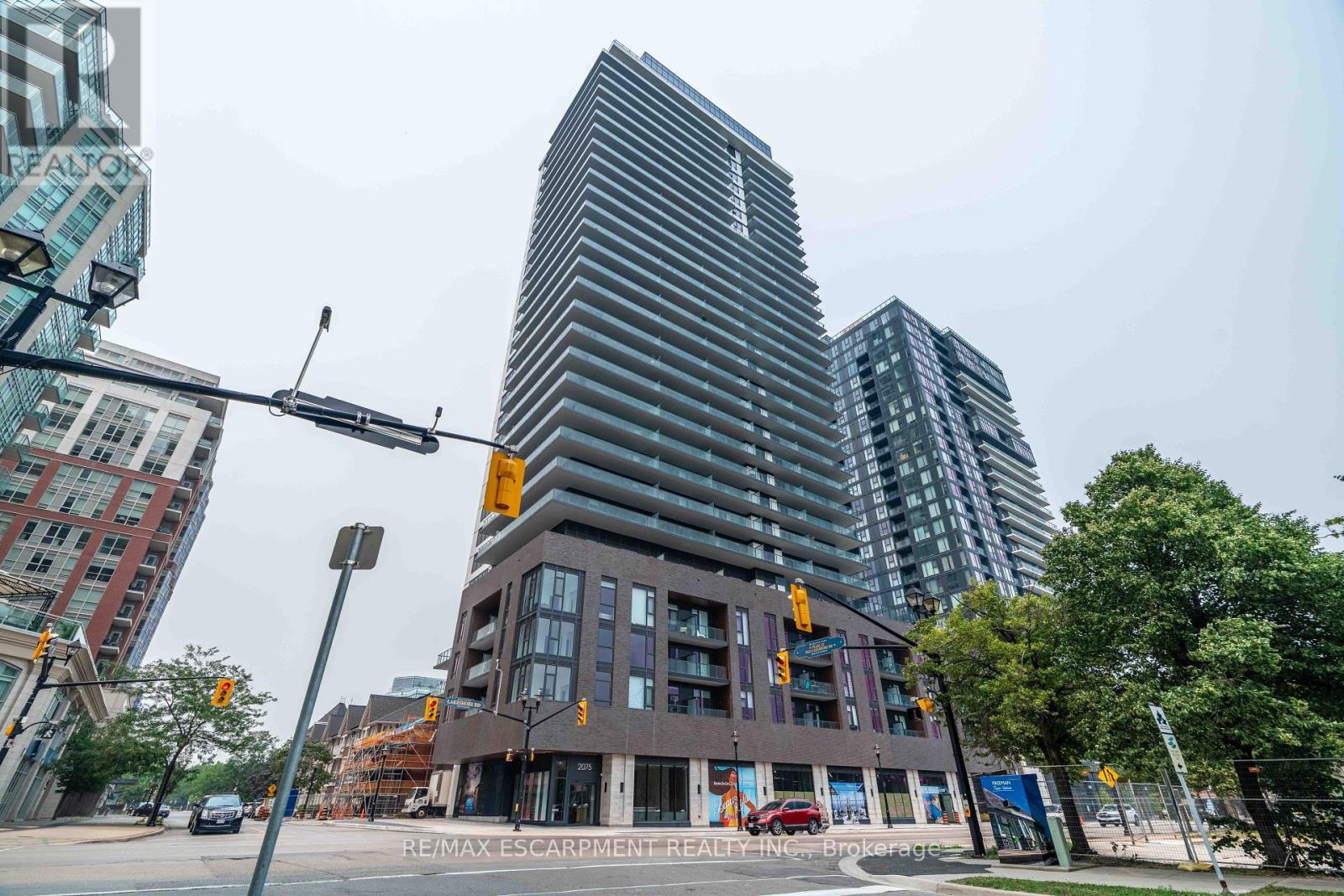 Photo of 2075 Lakeshore Road