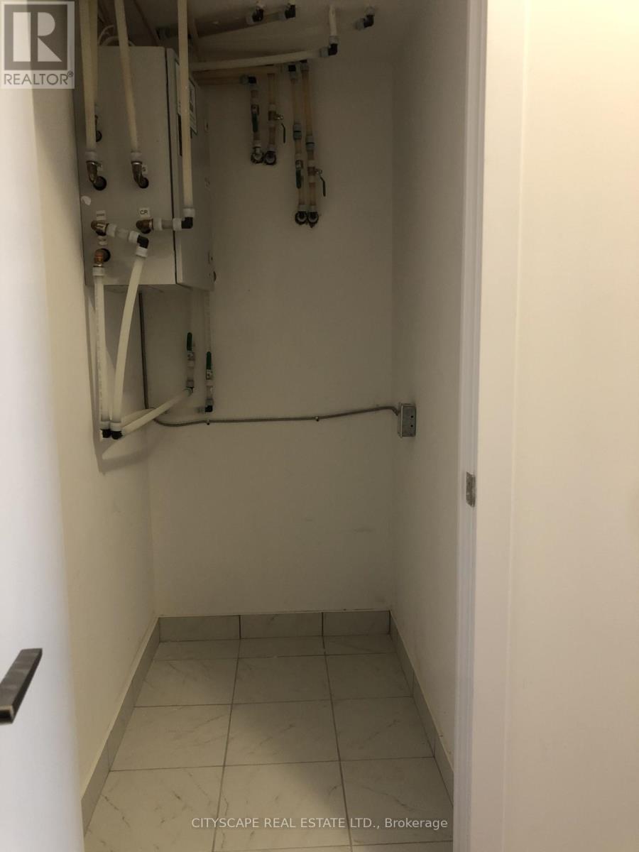 #615 2433 DUFFERIN STREET - 7