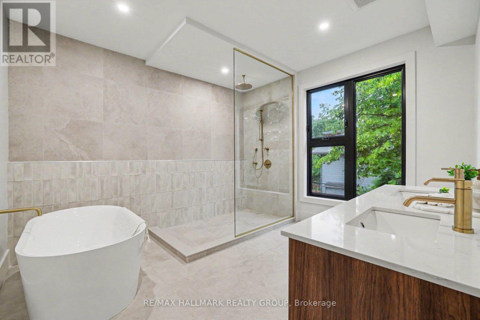 6 Bed, 6 Bath House for Sale in Ottawa – 218 WOODLAND AVENUE, Ottawa – MLS# X13635512 - Image 30