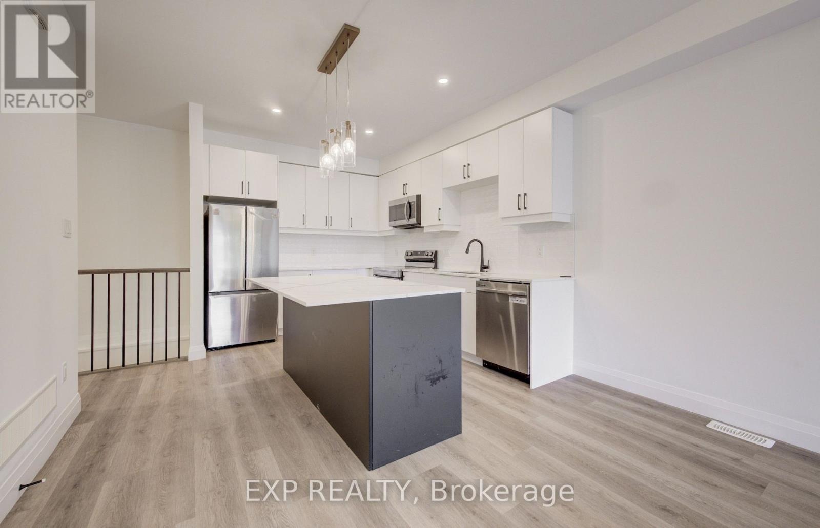 #15 3900 SAVOY STREET - 6