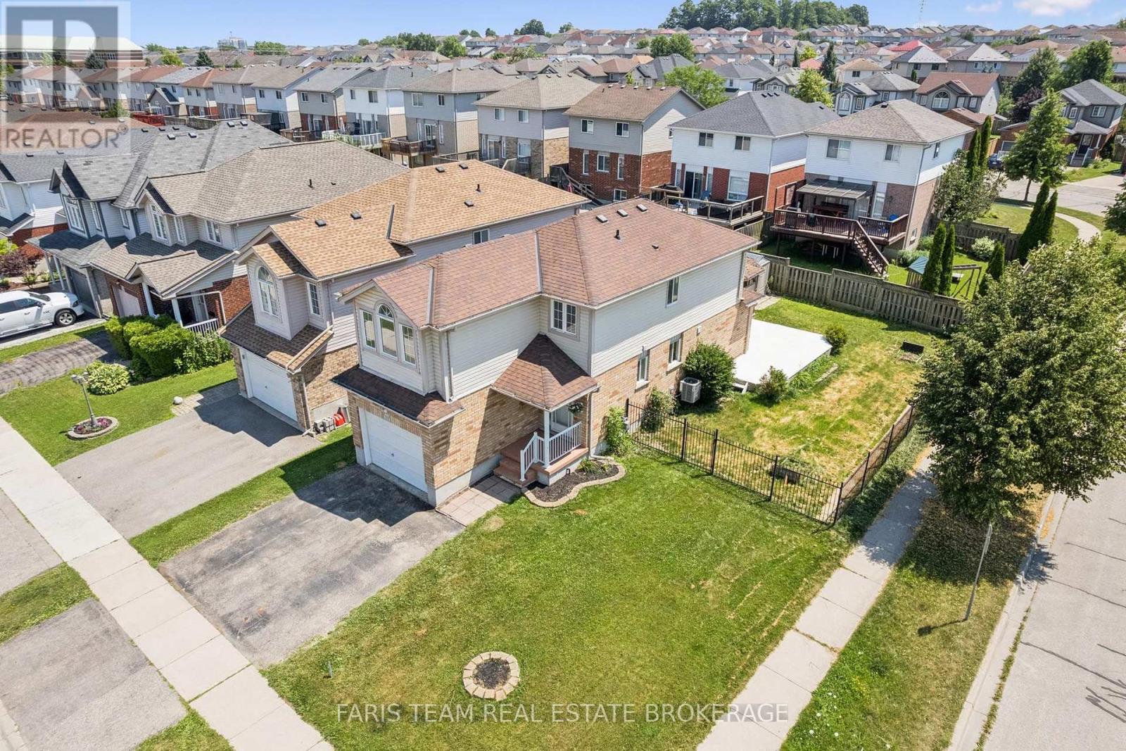 71 PEACH BLOSSOM CRESCENT — photo 2