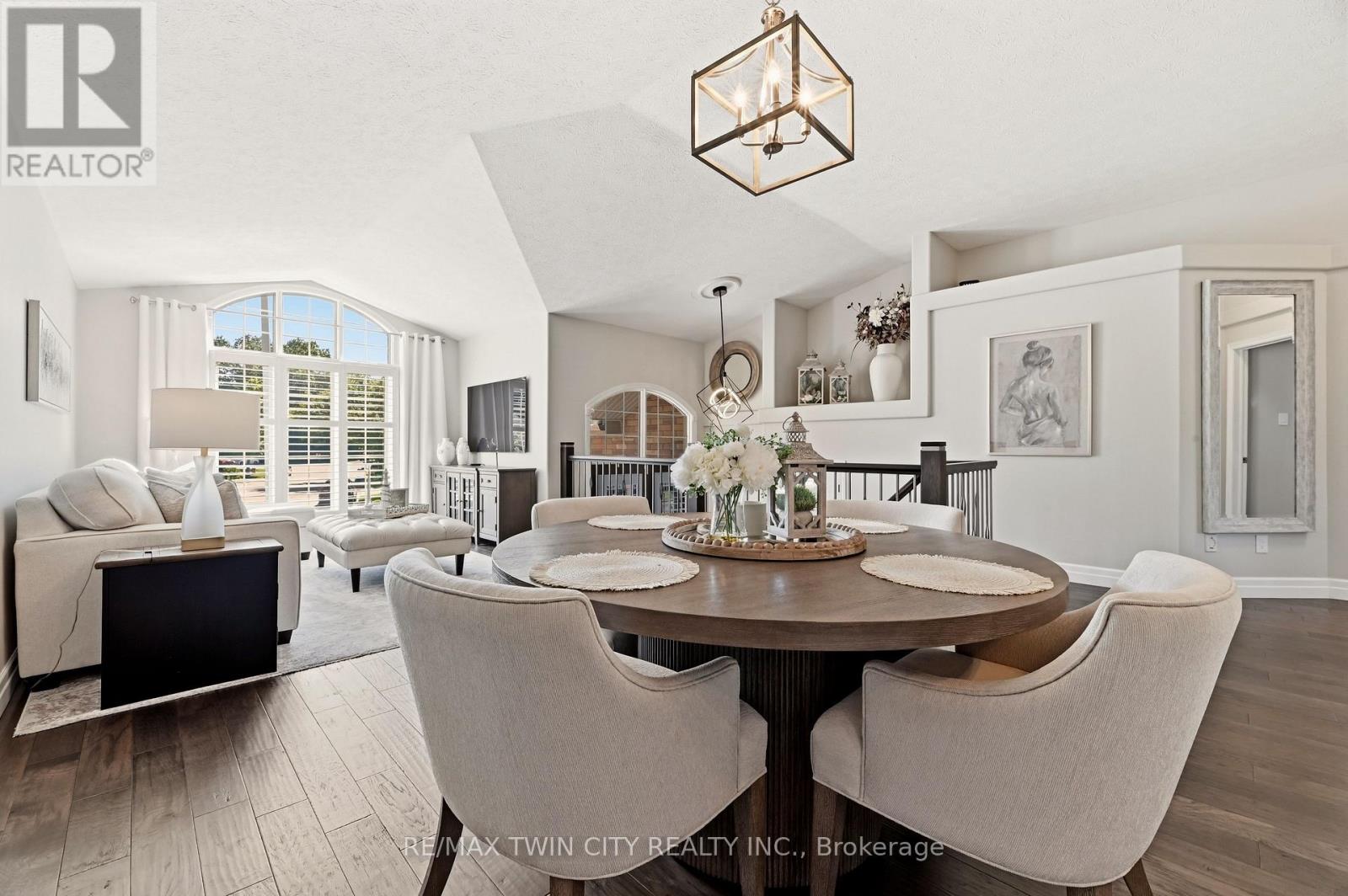 47 DEERPARK AVENUE, Brantford — photo 3