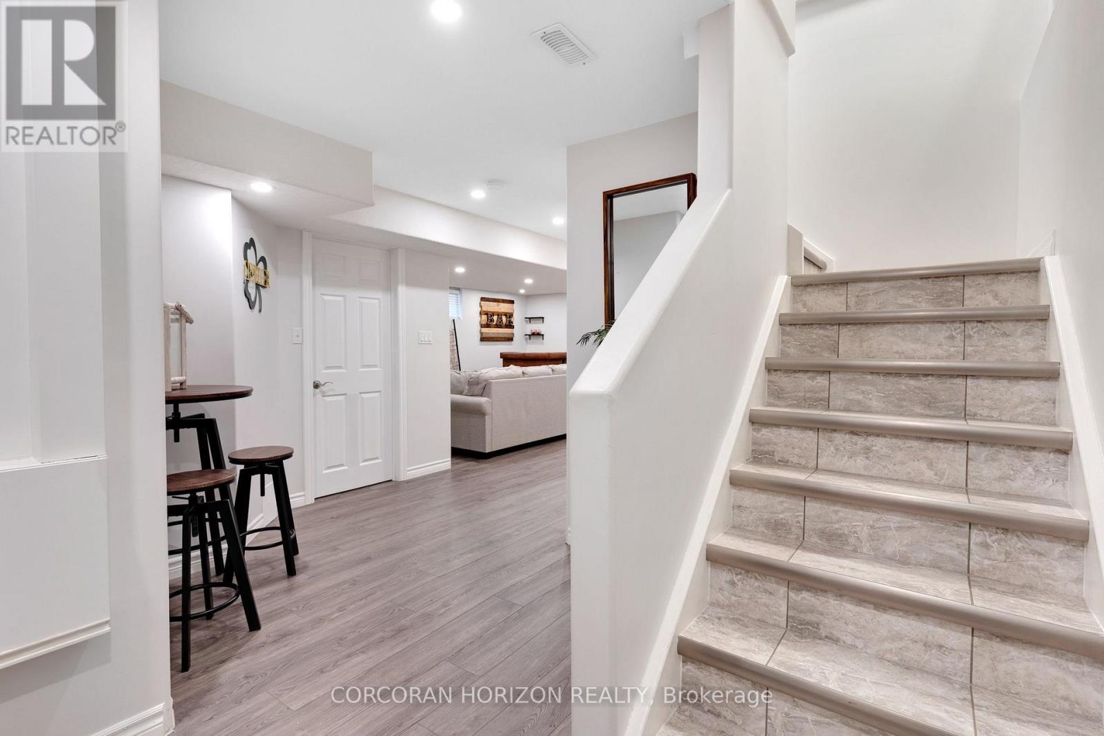 135 BROADOAKS DRIVE - Image 35