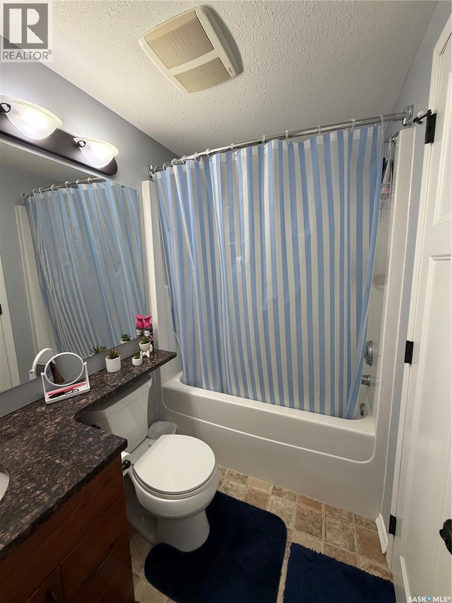 #210 1220 Blackfoot DRIVE - 18