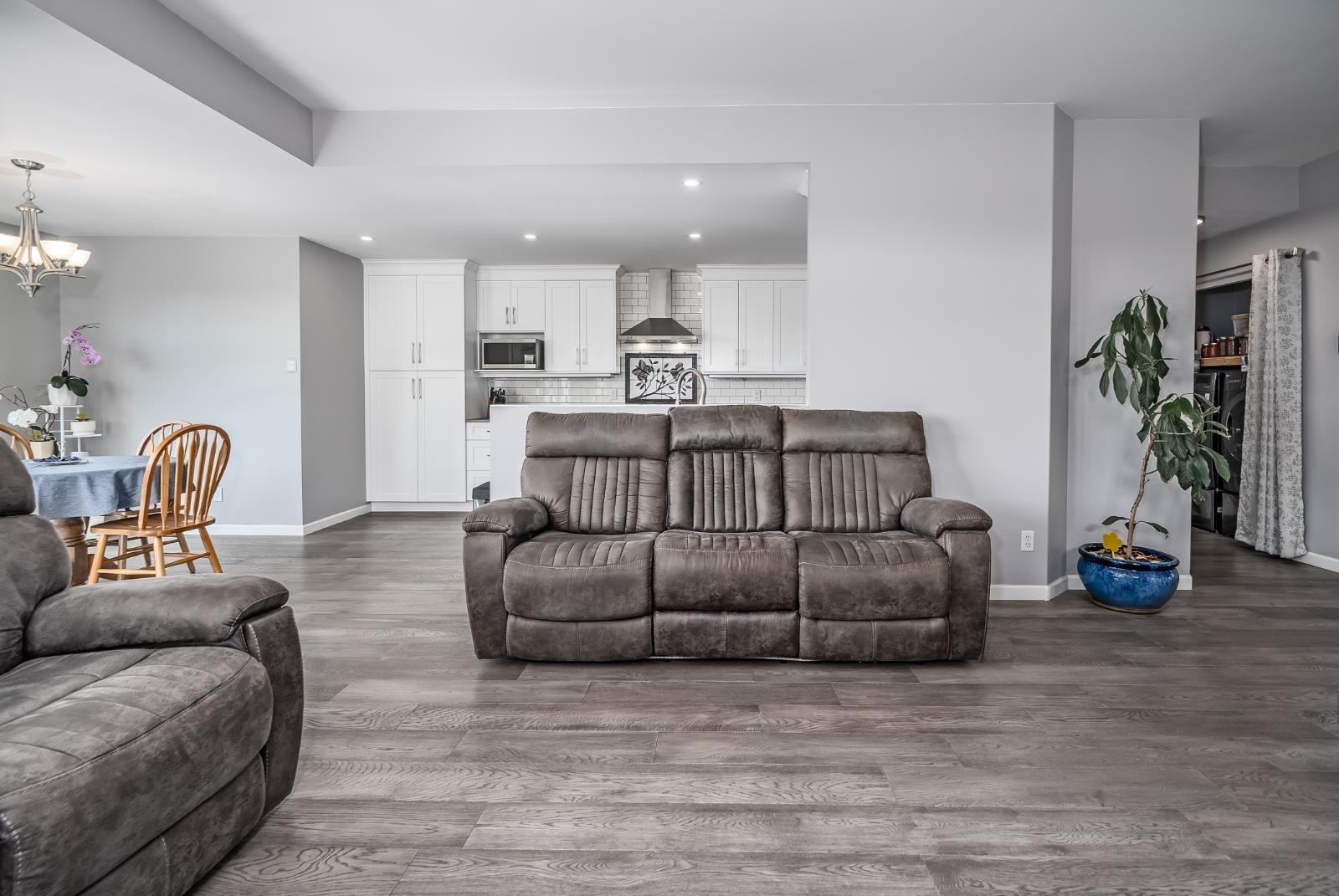 5 Bed, 3 Bath House for Sale in Mission – 33764 BLUEBERRY DRIVE, Mission – MLS# R3151838 - Image 6