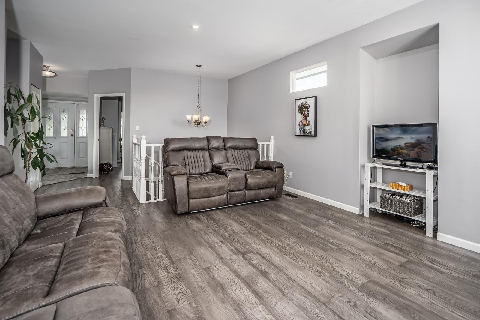 5 Bed, 3 Bath House for Sale in Mission – 33764 BLUEBERRY DRIVE, Mission – MLS# R3151838 - Image 8