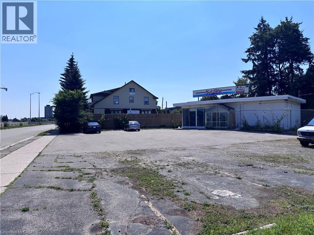 2191 KINGSWAY Drive — photo 2