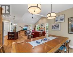 Entrance - 1703 Peligren Pl, Qualicum Beach, BC V9K2S3 Photo 16
