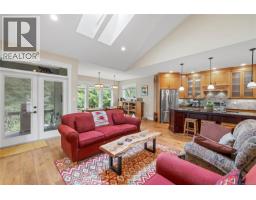 1703 Peligren Pl, Qualicum Beach, BC V9K2S3 Photo 19