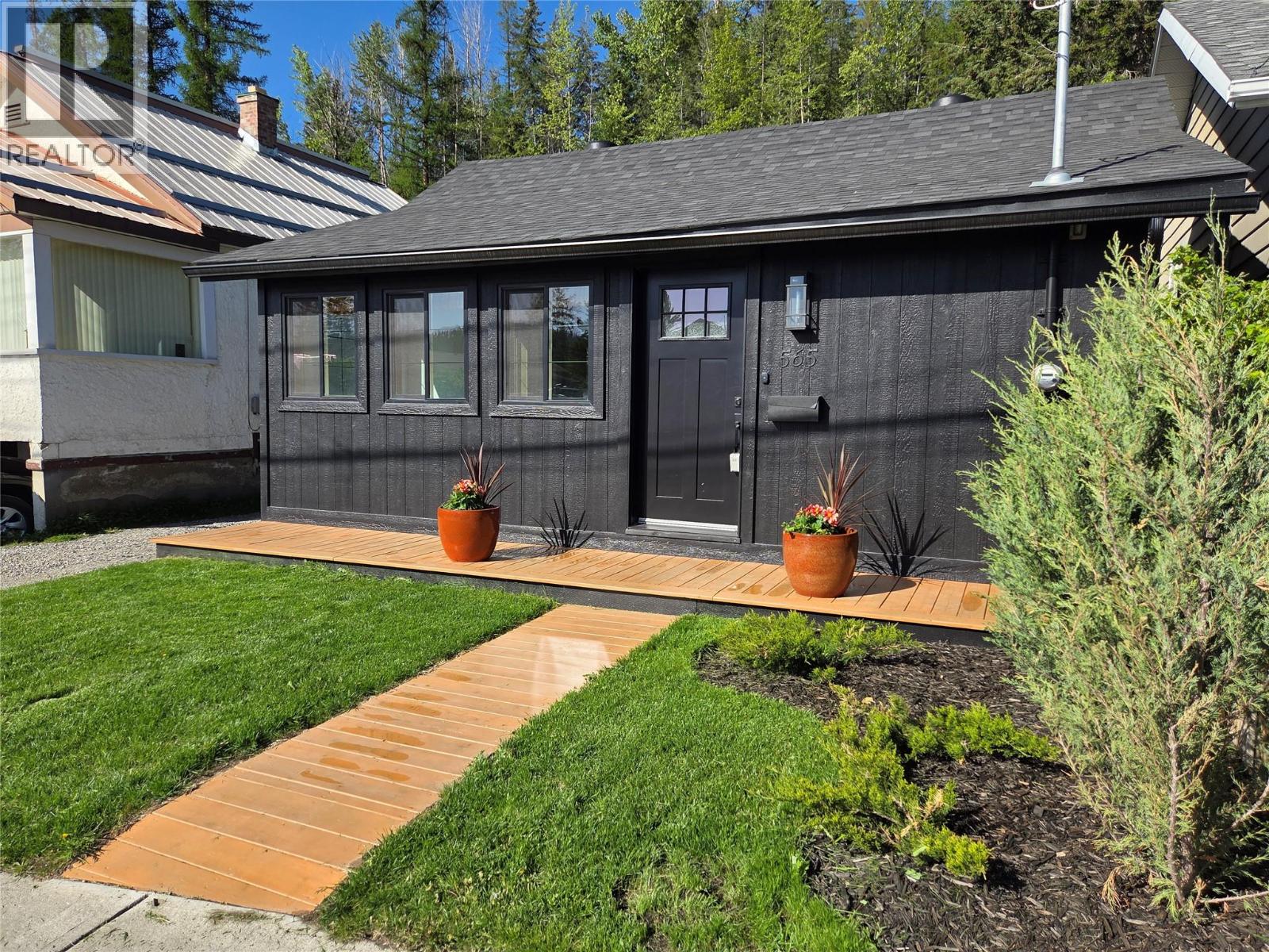 565 WALLINGER Avenue - 2