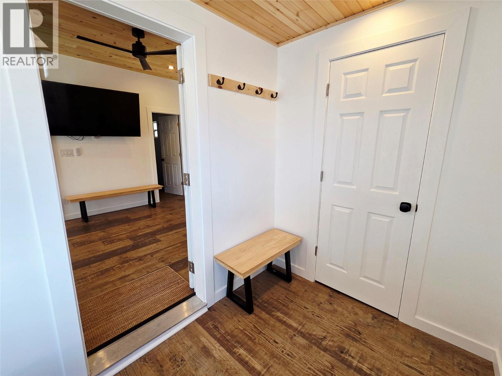 565 WALLINGER Avenue - Image 5